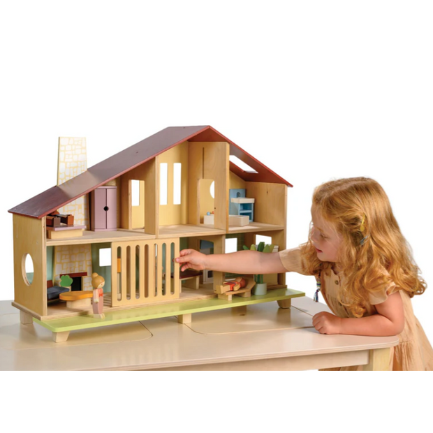 Cedar Chalet with Furniture